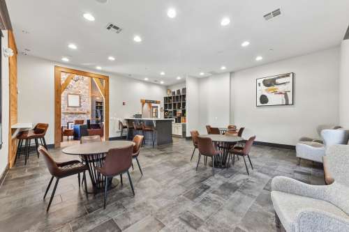 texas-state-Apartment-Building-18725713
